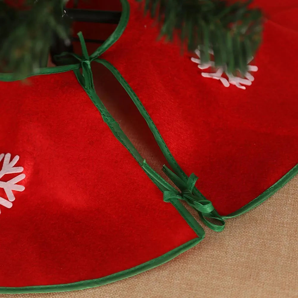 70cm Christmas Tree Apron Non-woven Xmas Tree Skirt Carpet Party Ornaments