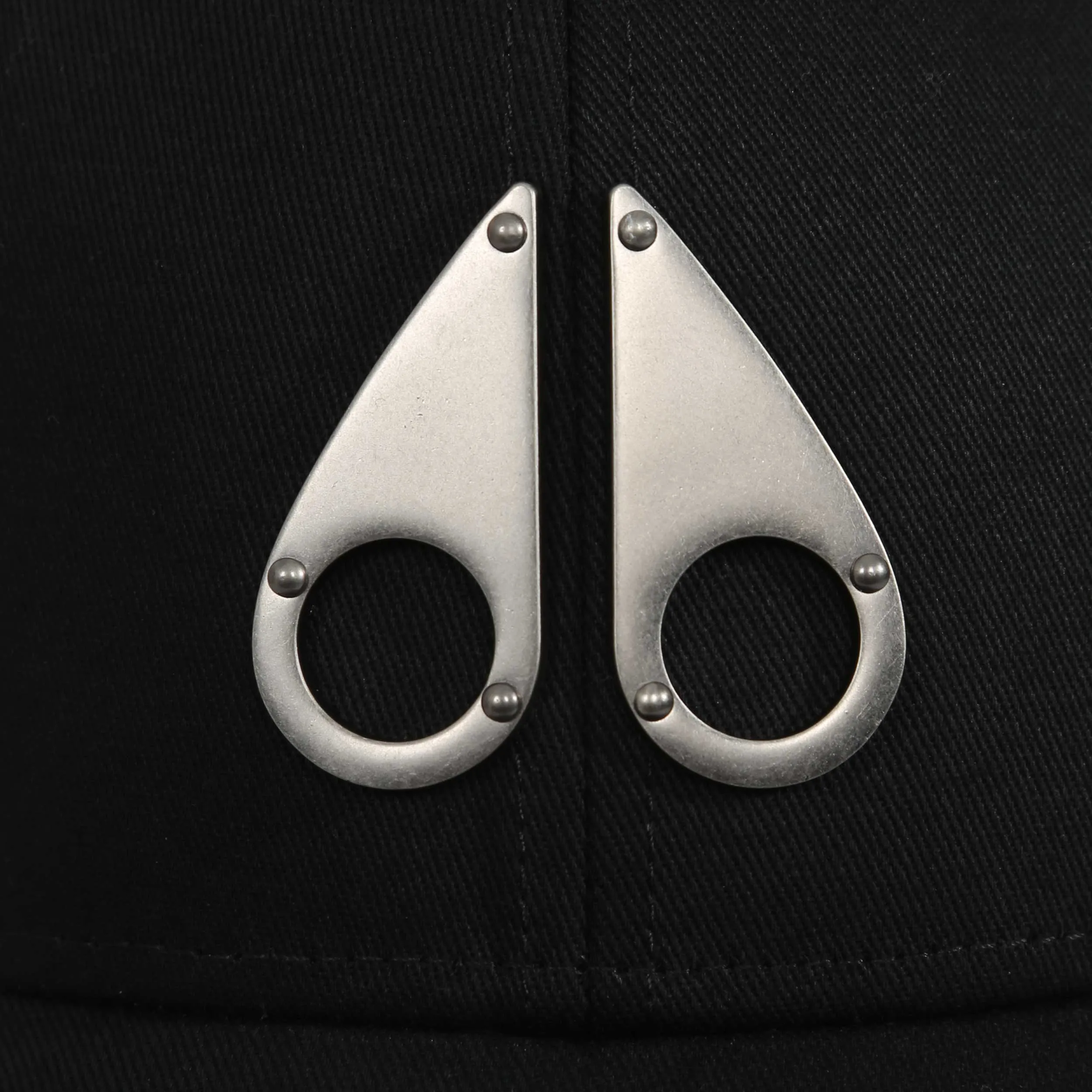 Moose Knuckles Logo Icon Cap in Black & Nickel