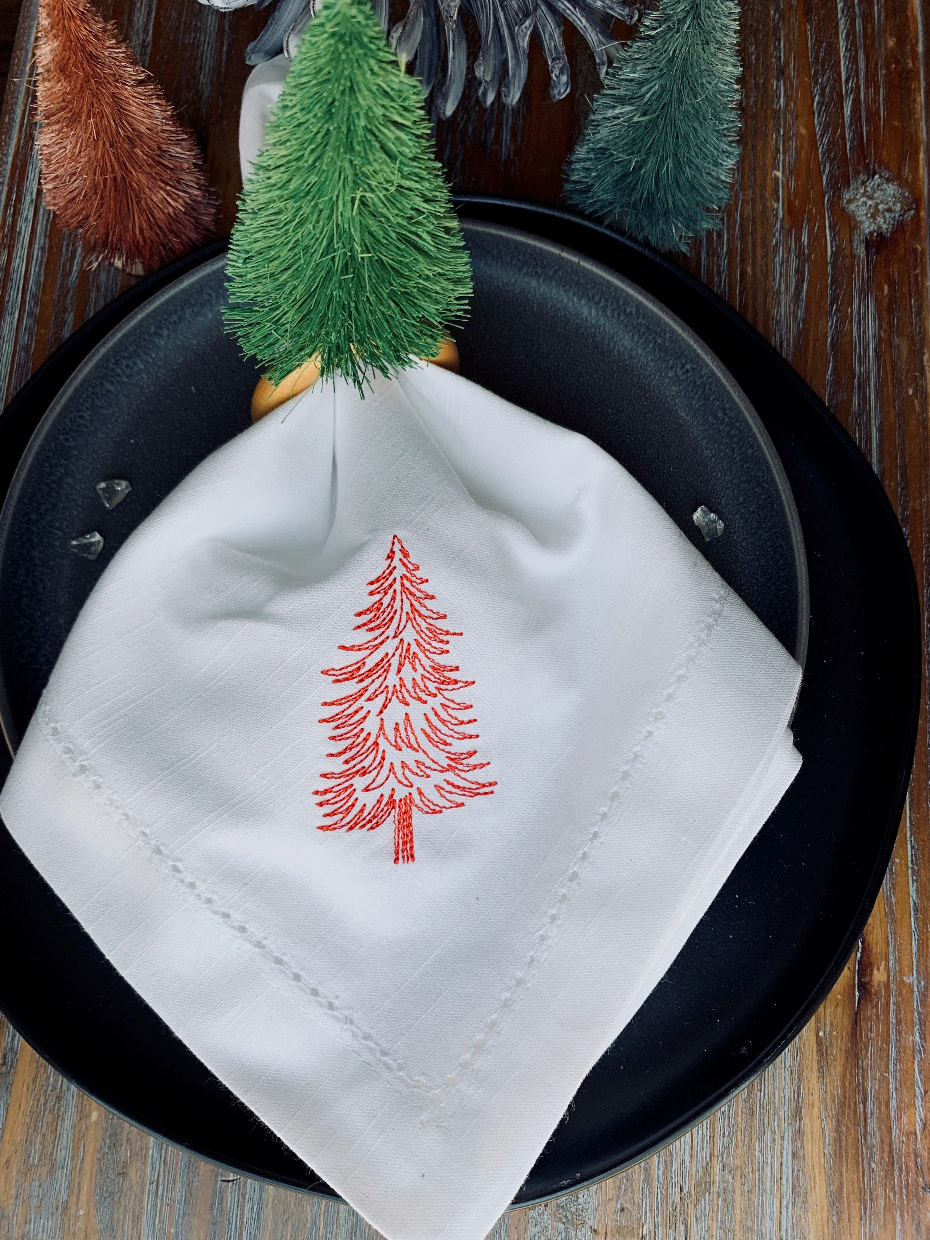 Woodland Christmas Tree Embroidered Cloth Napkins - Set of 4 napkins